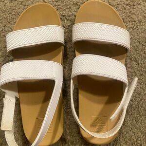 Reef Girls Size 3 White Sandals